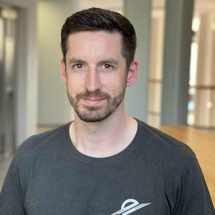 Auf dem Bild ist Christopher Brezing zusehen